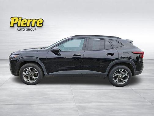Black Metallic 2025 Chevrolet Trax LT