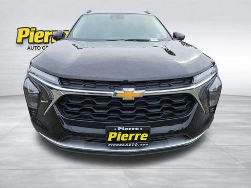 Black Metallic 2025 Chevrolet Trax LT