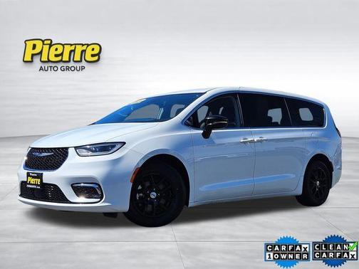 Bright White Clearcoat 2024 Chrysler Pacifica Touring-L
