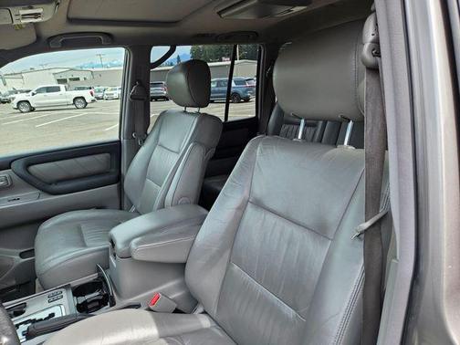 Thunder Cloud 2004 Toyota Land Cruiser