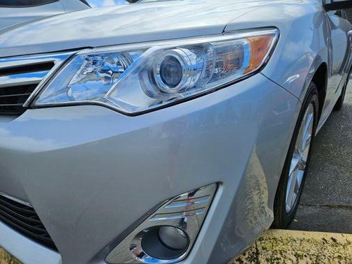 Classic Silver Metallic 2012 Toyota Camry XLE