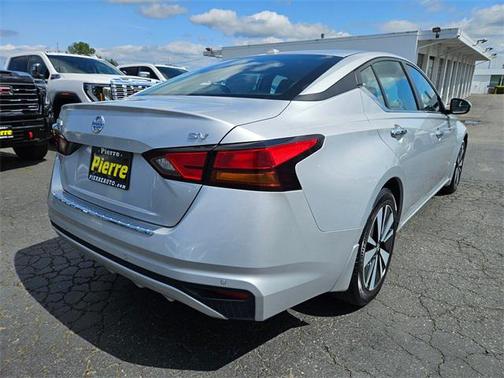 2022 Nissan Altima 2.5 SV