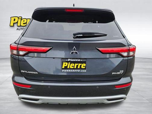 Graphite Gray 2024 Mitsubishi Outlander PHEV SE