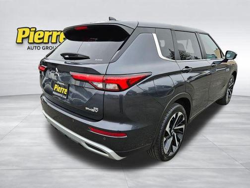 Graphite Gray 2024 Mitsubishi Outlander PHEV SE