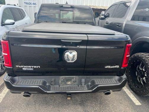 Diamond Black Crystal Pearlcoat 2025 RAM 1500 ST