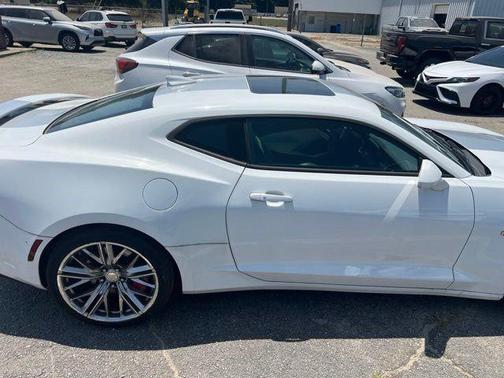 Summit White 2016 Chevrolet Camaro 2SS