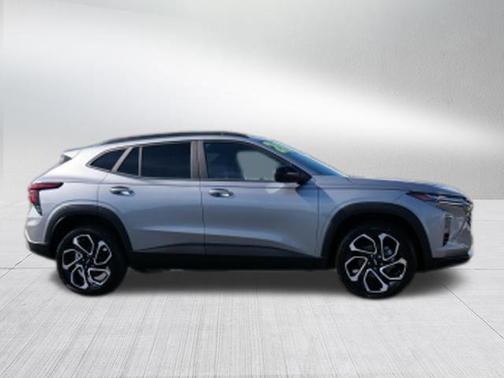 Sterling Gray Metallic 2026 Chevrolet Trax FWD 2RS