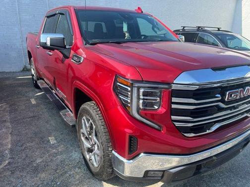 Cayenne Red Tintcoat 2022 GMC Sierra 1500 SLT