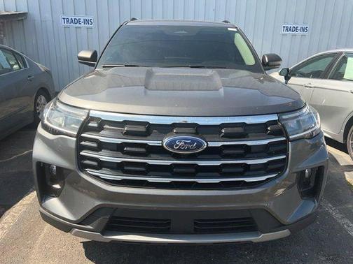 Carbonized Gray Metallic 2025 Ford Explorer Active
