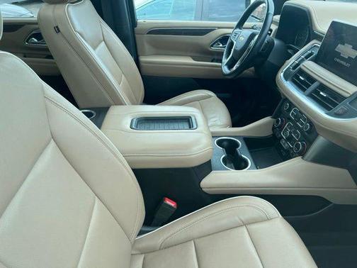 Iridescent Pearl Tricoat 2021 Chevrolet Suburban Premier