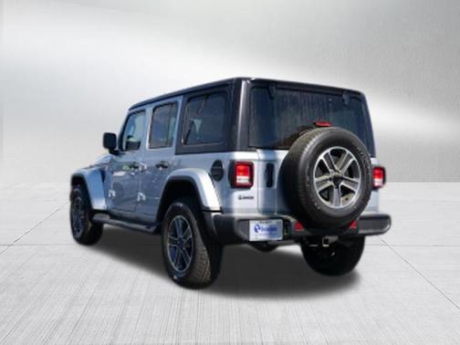 2023 Jeep Wrangler 4-Door Sahara 4x4
