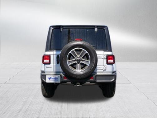 Silver Zynith Clearcoat 2023 Jeep Wrangler 4-Door Sahara 4x4