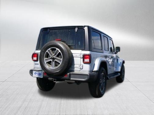 2023 Jeep Wrangler 4-Door Sahara 4x4
