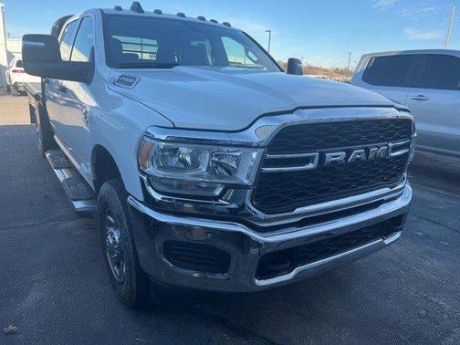 2024 RAM 2500 Tradesman Crew Cab 4x4 8' Box