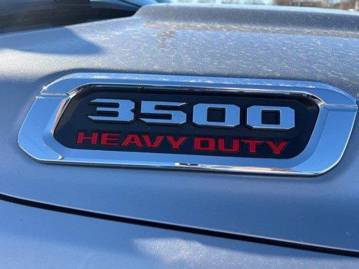 2022 RAM 3500 Tradesman Crew Cab 4x4 8' Box