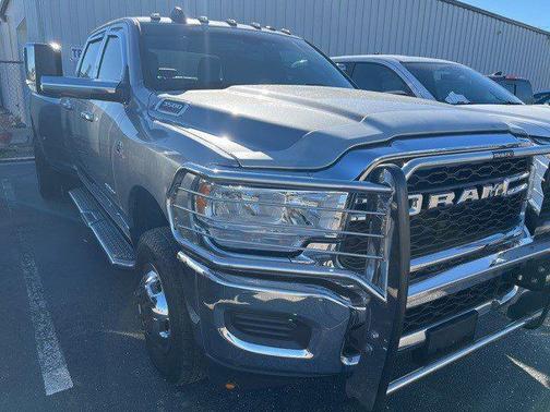 2022 RAM 3500 Tradesman Crew Cab 4x4 8' Box