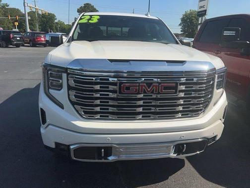 White Frost Tricoat 2023 GMC Sierra 1500 Denali