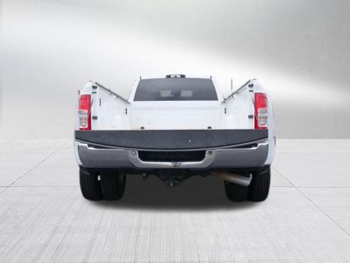 2023 RAM 3500 Big Horn Crew Cab 4x4 8' Box