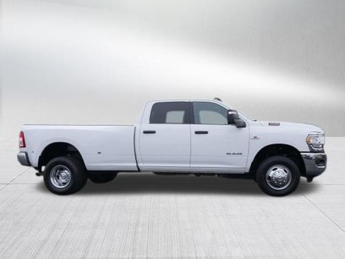 2023 RAM 3500 Big Horn Crew Cab 4x4 8' Box