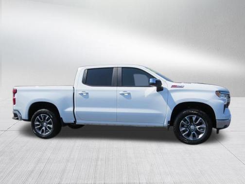 Summit White 2026 Chevrolet Silverado 1500 LT