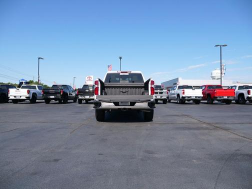 Summit White 2026 Chevrolet Silverado 1500 LT