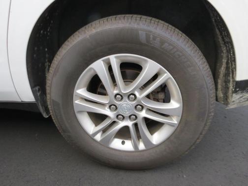 Summit White 2018 Buick Enclave Essence