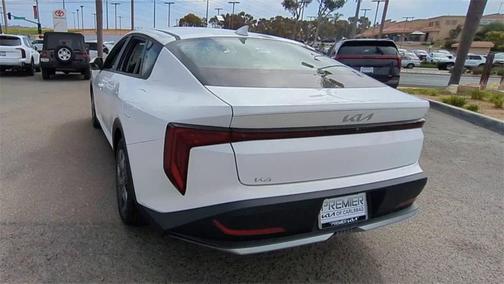 2025 Kia K4 LX