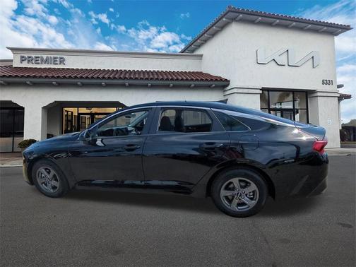 2022 Kia K5 LX