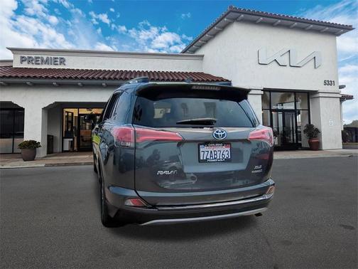 2017 Toyota RAV4 Hybrid XLE