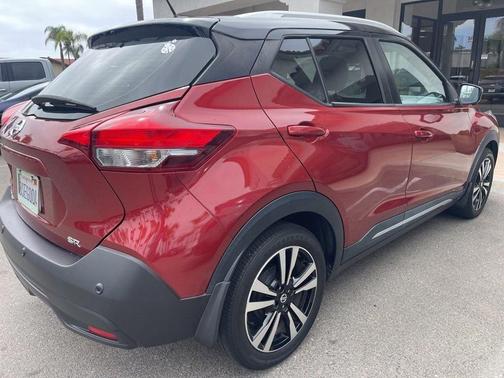 2020 Nissan Kicks SR
