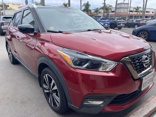 2020 Nissan Kicks SR