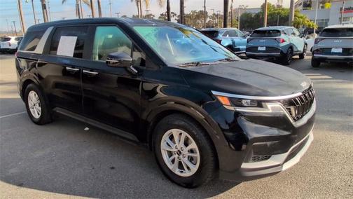 2024 Kia Carnival LX