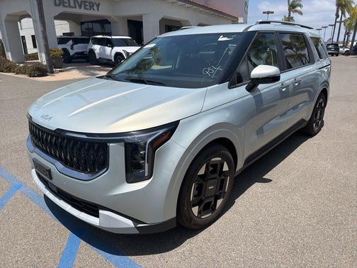Ivory 2026 Kia Carnival EX