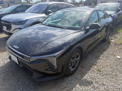 Aurora Black 2025 Kia K4 LXS