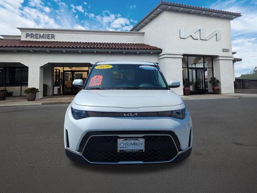 Snow White Pearl 2025 Kia Soul LX