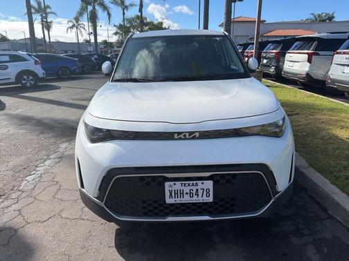 Snow White Pearl 2025 Kia Soul LX