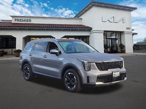 Silver 2024 Kia Sorento S