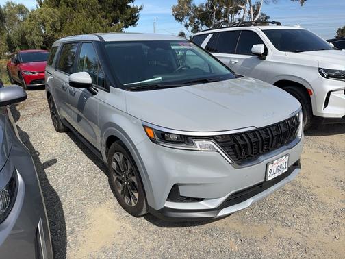 2024 Kia Carnival EX