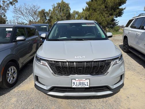 2024 Kia Carnival EX