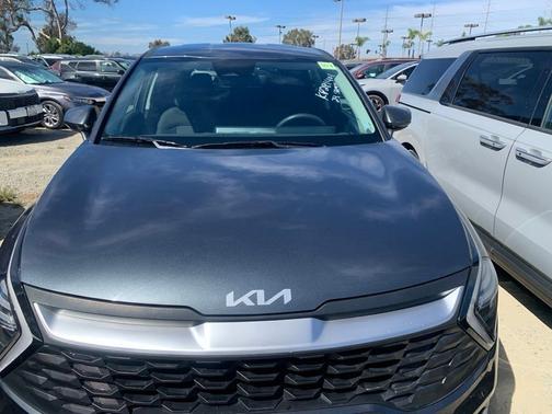 Gray 2024 Kia Sportage LX