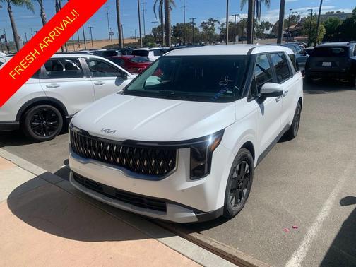 Snow White Pearl 2026 Kia Carnival Hybrid LXS