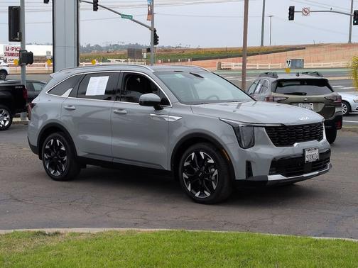 Gray 2025 Kia Sorento EX