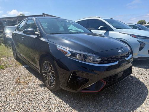 Aurora Black 2024 Kia Forte GT-Line