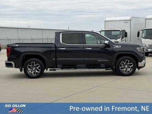 Titanium Rush Metallic 2022 GMC Sierra 1500 SLT