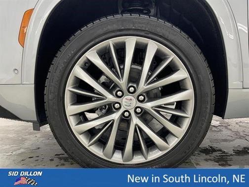 Moonstone Gray Metallic 2026 Buick Enclave AVENIR