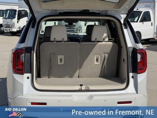 White Frost Tri-Coat 2023 GMC Acadia Denali