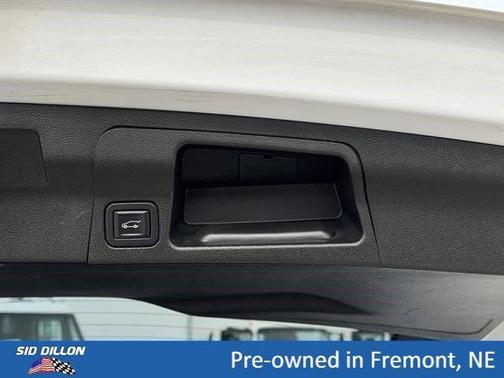 Summit White 2023 GMC Acadia SLT