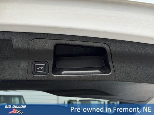 Summit White 2023 GMC Acadia SLT
