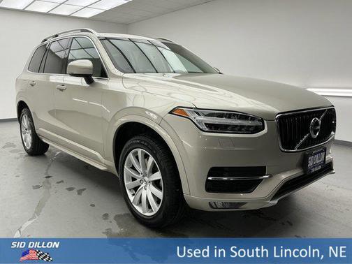2016 Volvo XC90 T6 Momentum