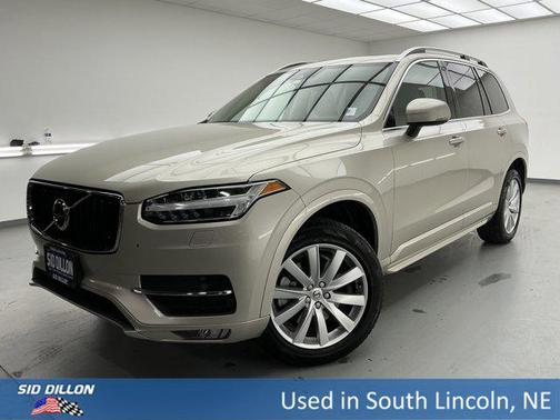 2016 Volvo XC90 T6 Momentum